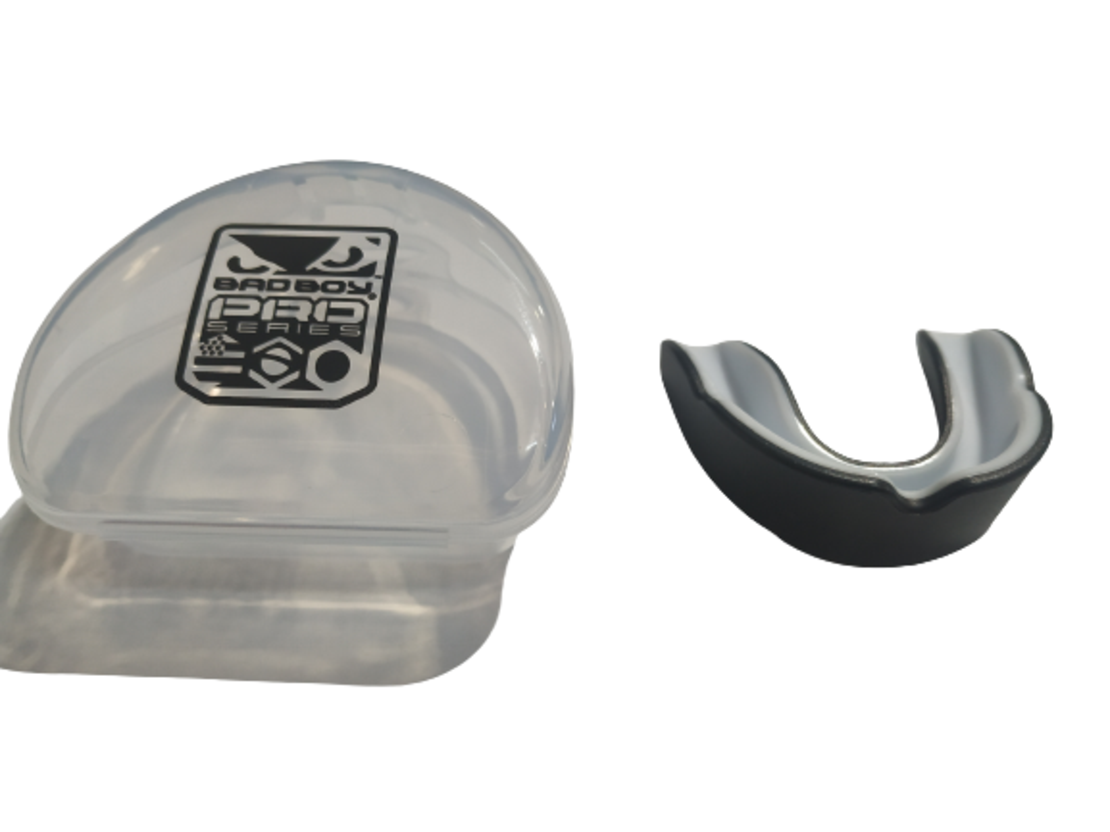 מגן שיניים מקצועי לבוגרים BAD BOY