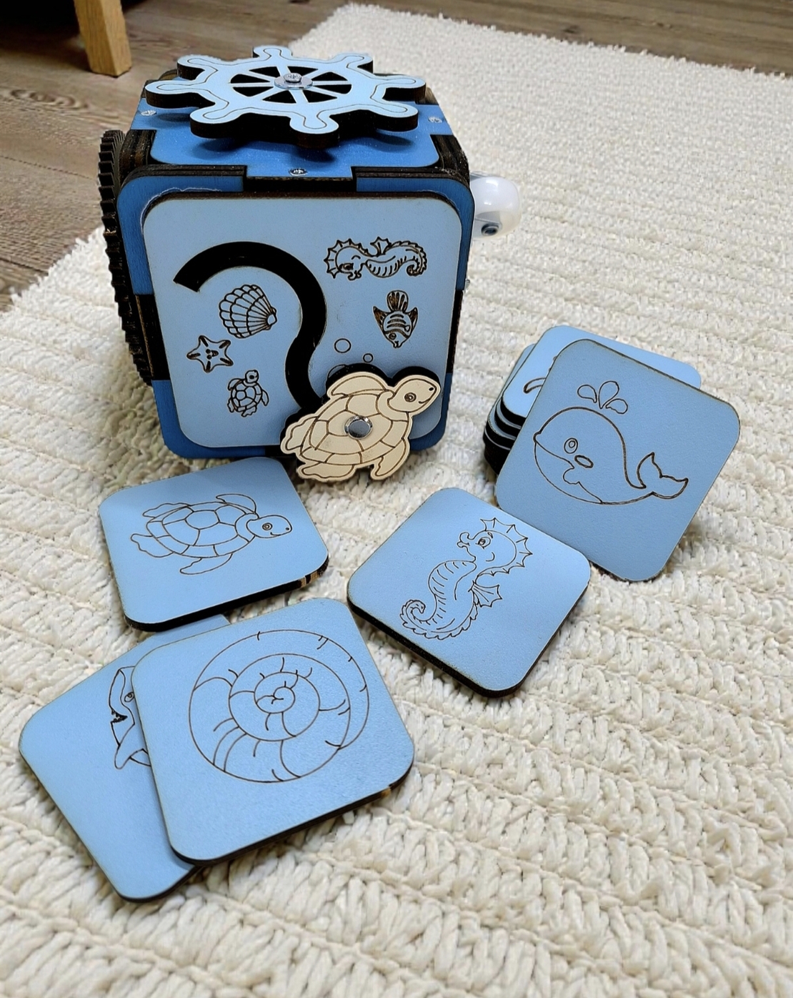 מארז האוקיינוס - קובייה כחולה + משחק זיכרון