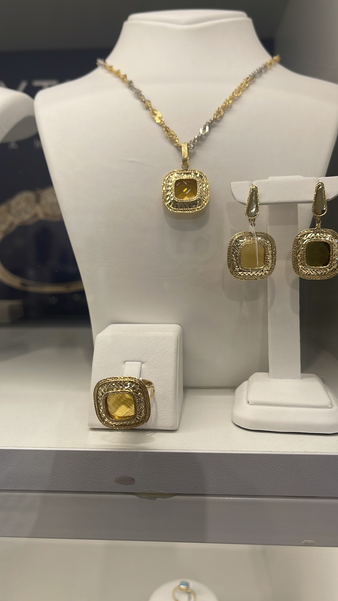 טבעת זהב 14k משובצת סיטרין מרובעת