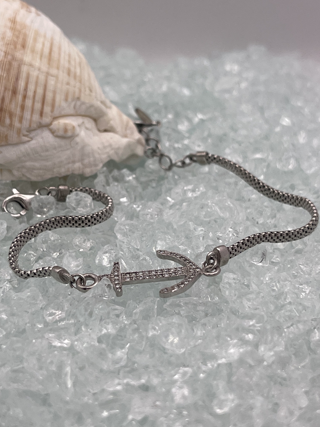 Silver anchor bracelet with zircons