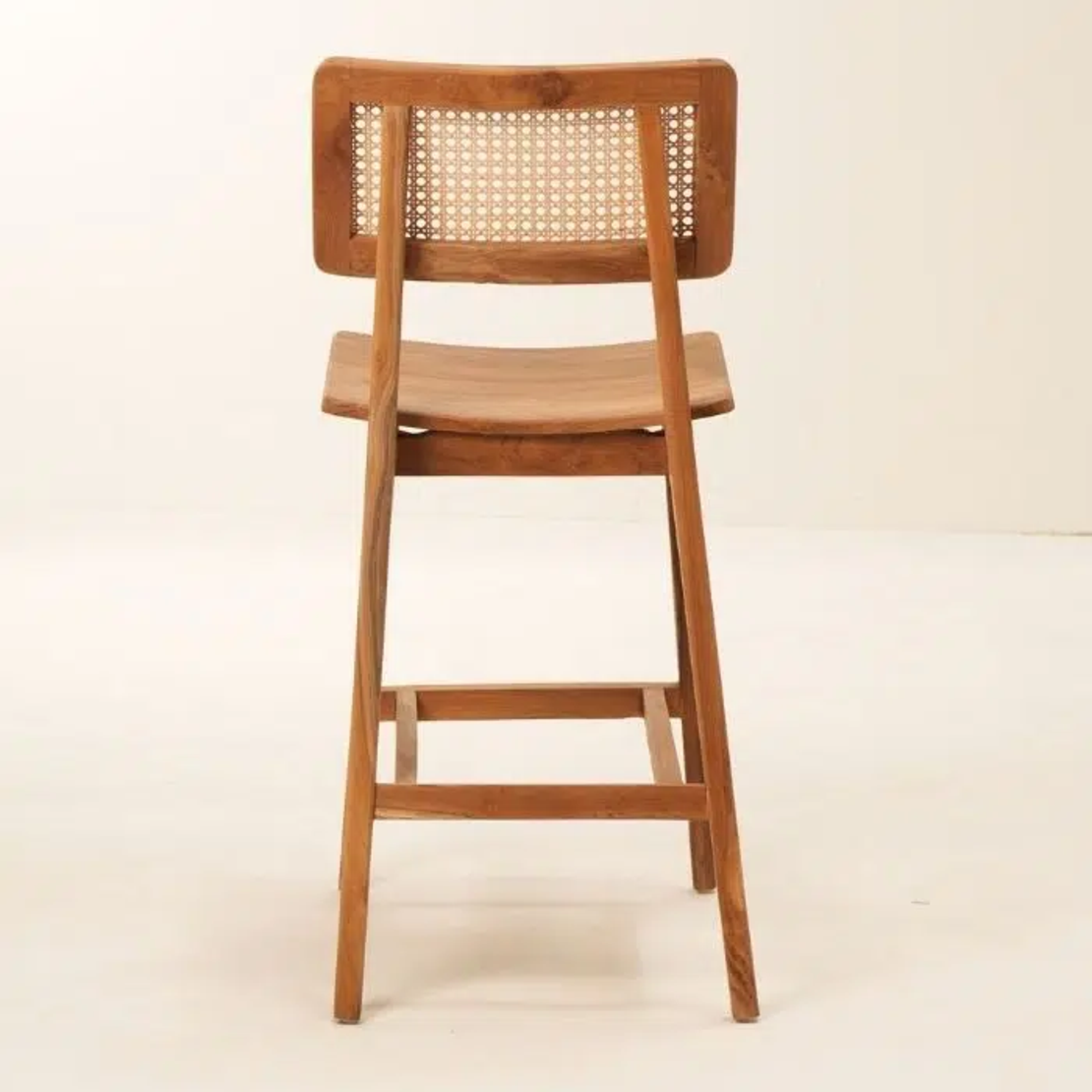 Neo כסא בר מעץ טיק