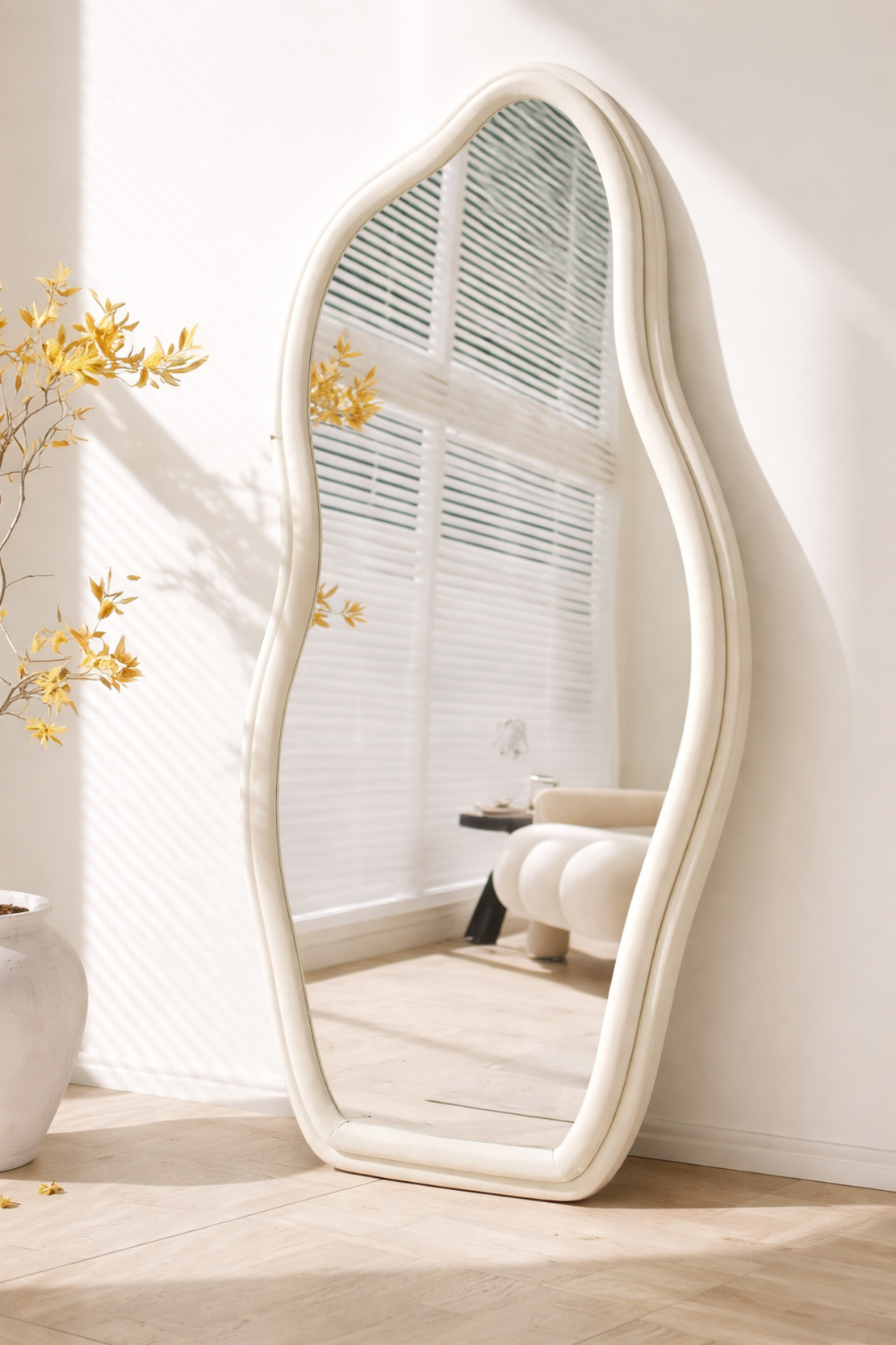 מראה גוף אורגנית מעוצבת דגם 7814 – מסגרת שמנת