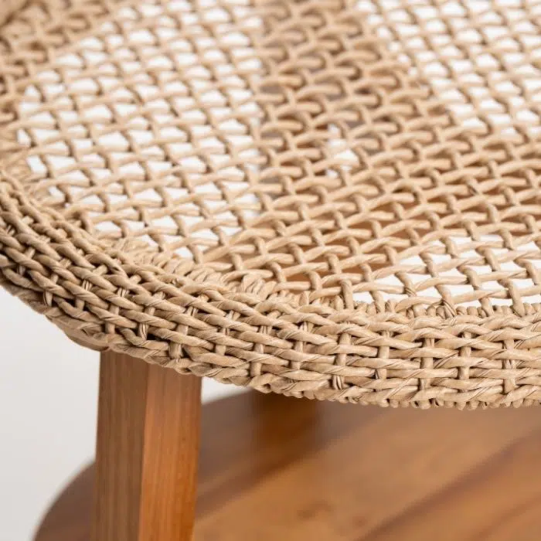 Sienna שולחן צד מעץ טיק וראטן