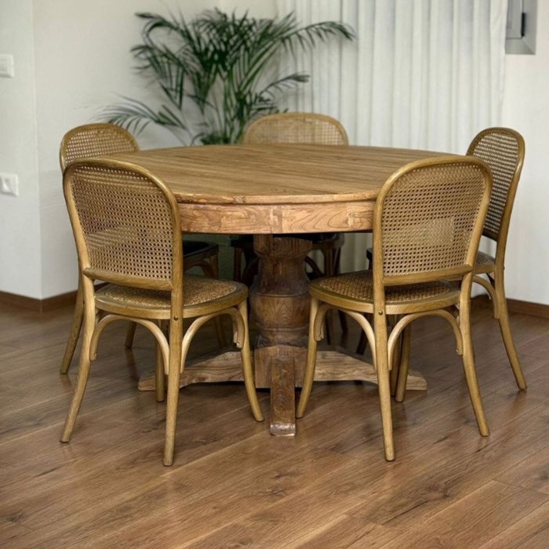 Faliraki שולחן אוכל עגול מעץ 140 ס