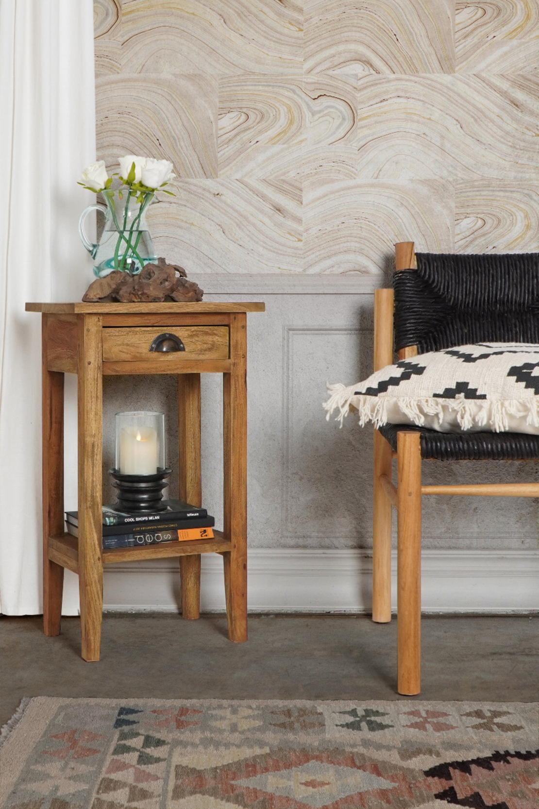 שידה קטנה מעץ מנגו – דגם סאמי