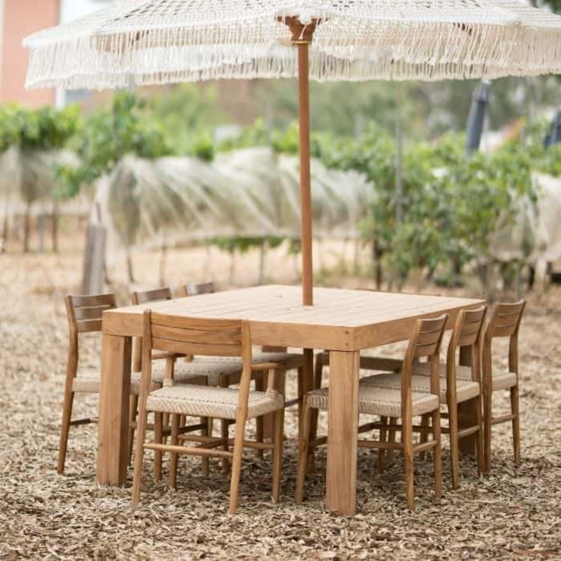 Balqis שולחן אוכל מעץ טיק