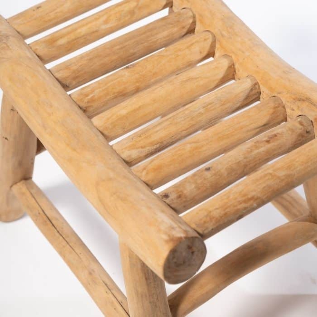 Bruno הדום מענפי עץ טיק