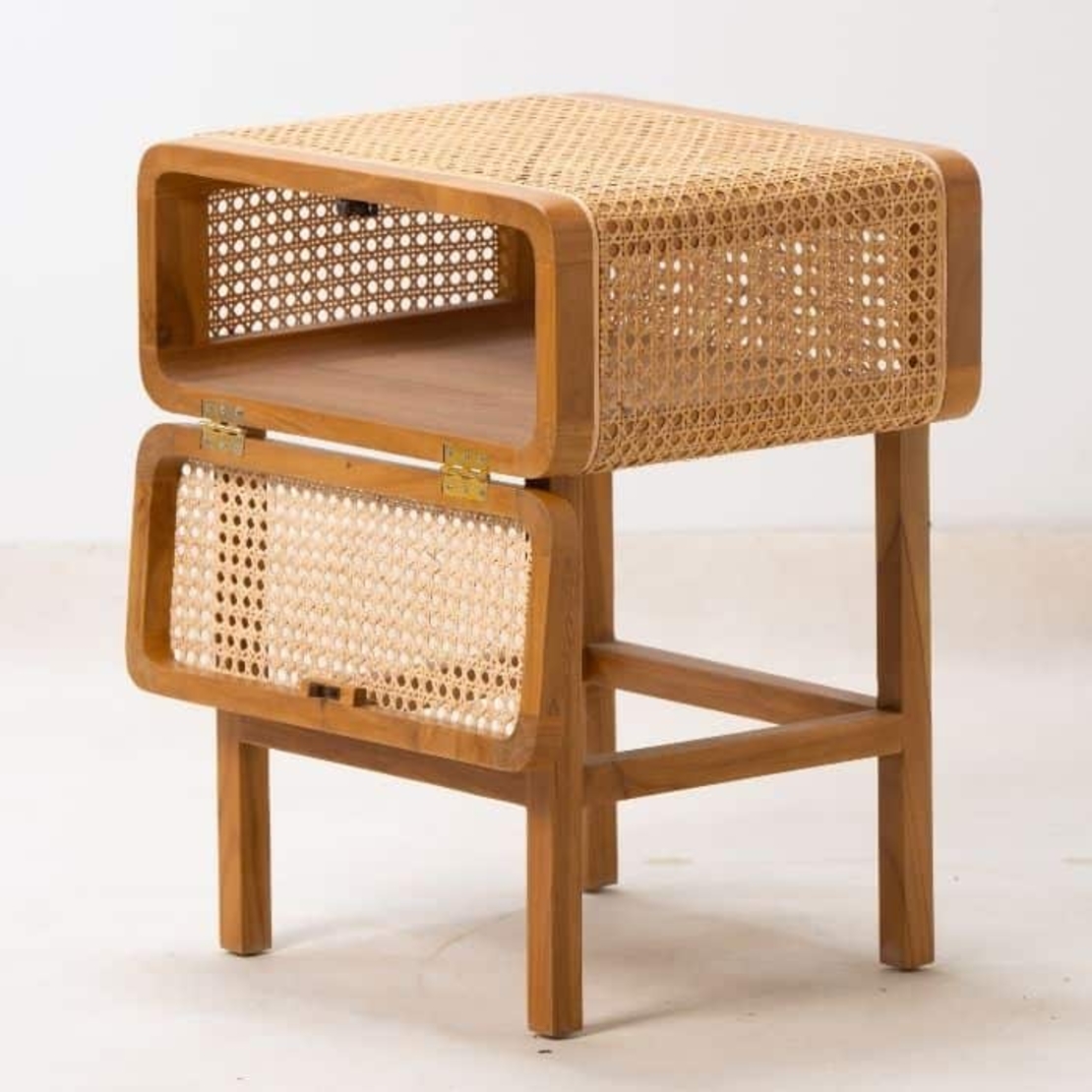 Rattan שידת צד מיטה ראטן