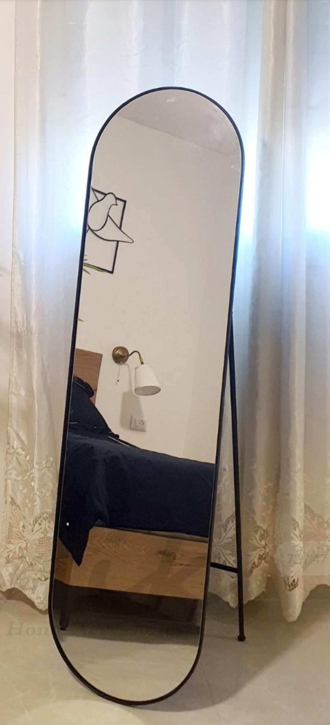 מראה גוף עומדת בצבע שחור