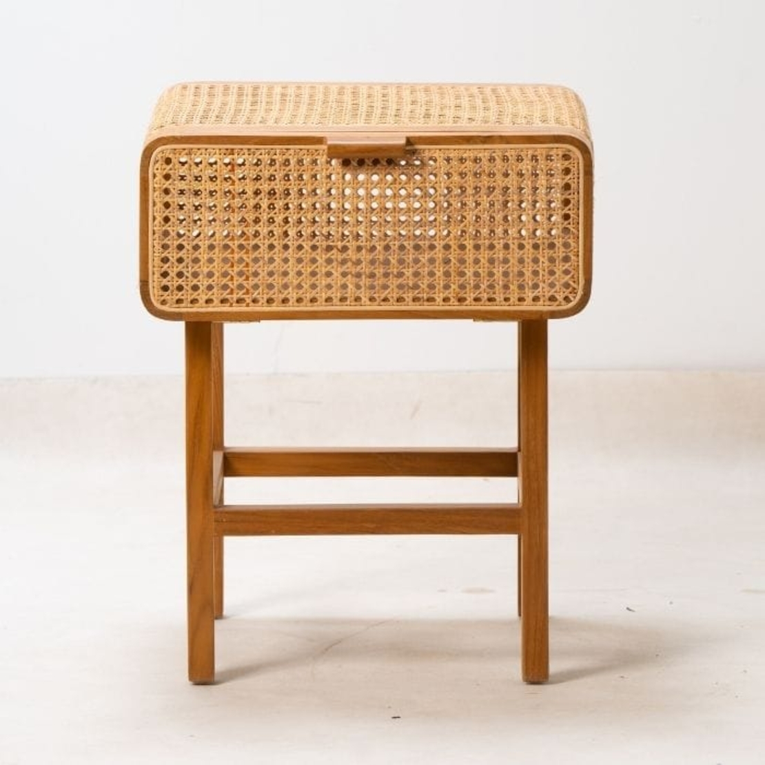 Rattan שידת צד מיטה ראטן