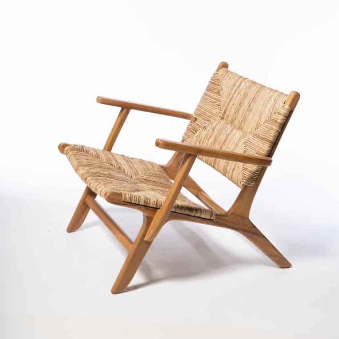 Abaka כורסא מעוצבת מעץ טיק