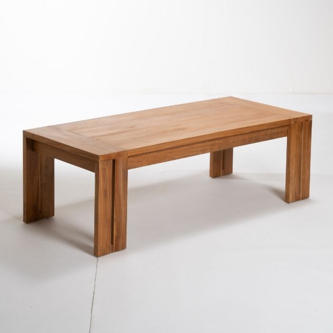 Tivano שולחן מעץ טיק