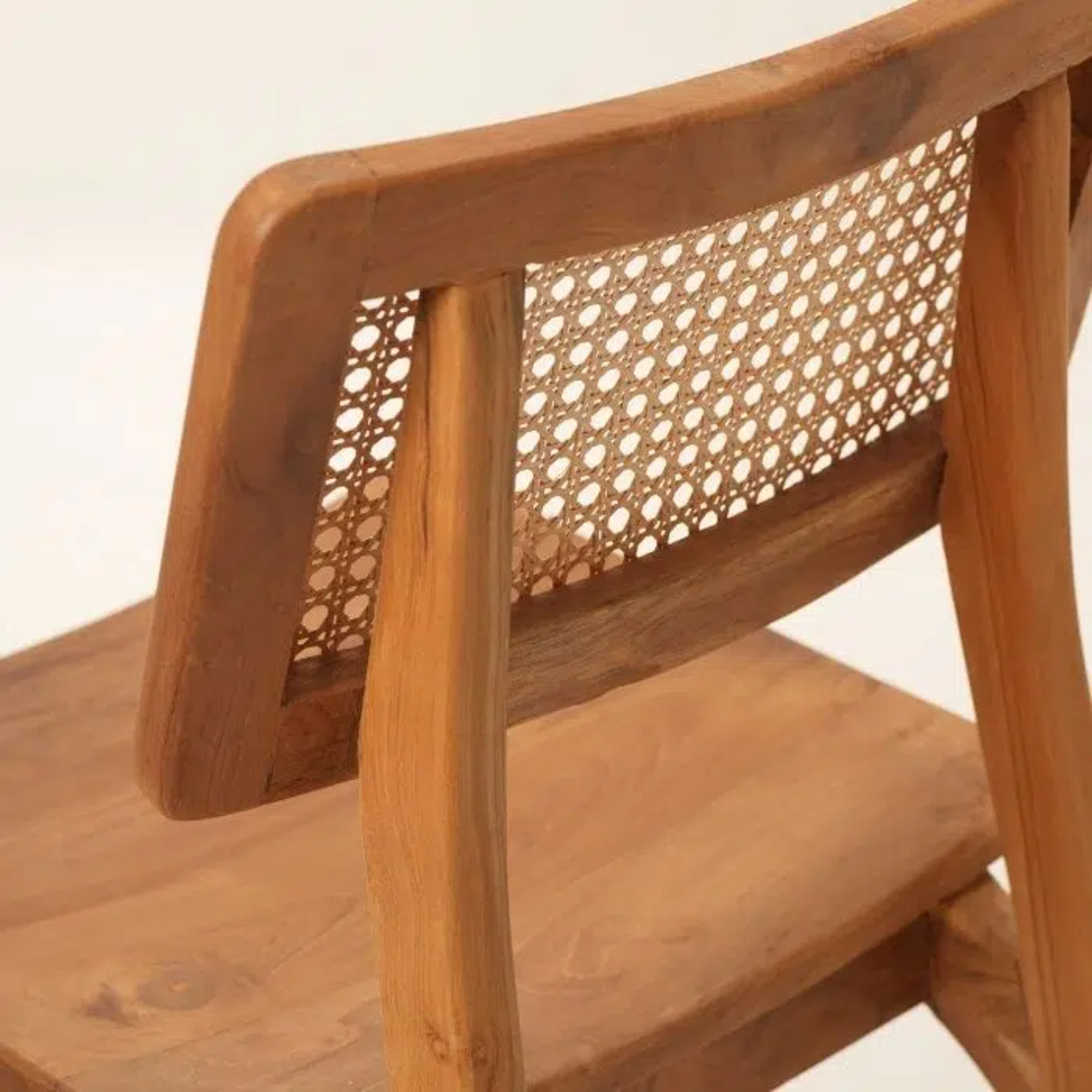 Neo כסא בר מעץ טיק