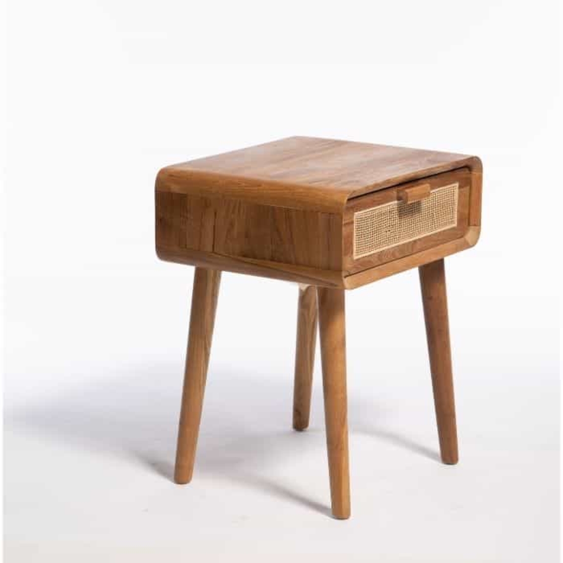 Miramar שידת צד מיטה מעץ מלא בשילוב ראטן