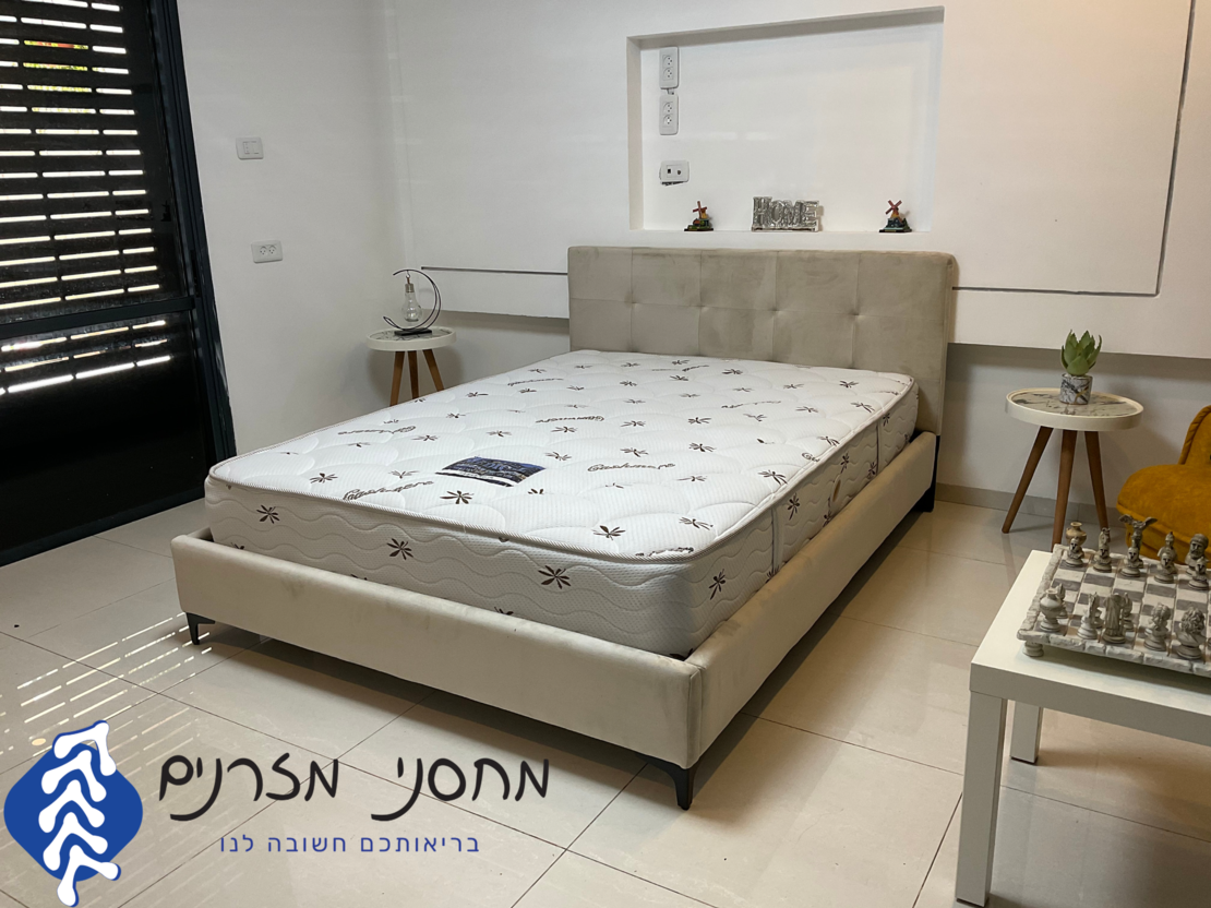 מיטה מרופדת נועם
