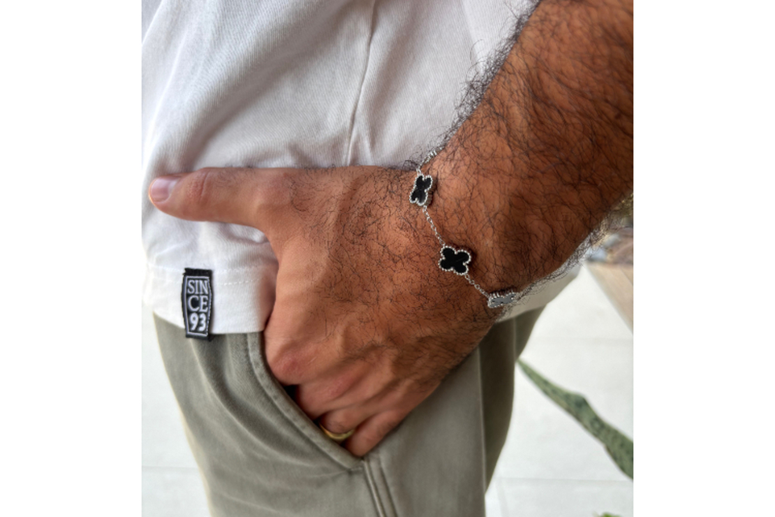 צמיד תלתנים לגבר בצבע שחור
