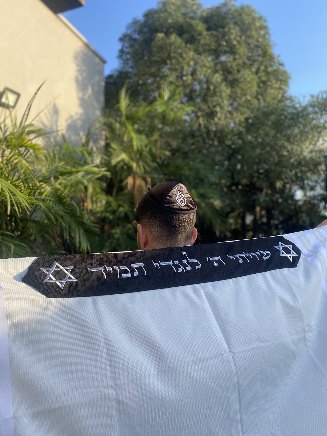 טלית מופת חתנים עם עטרה שחורה מהודרת 