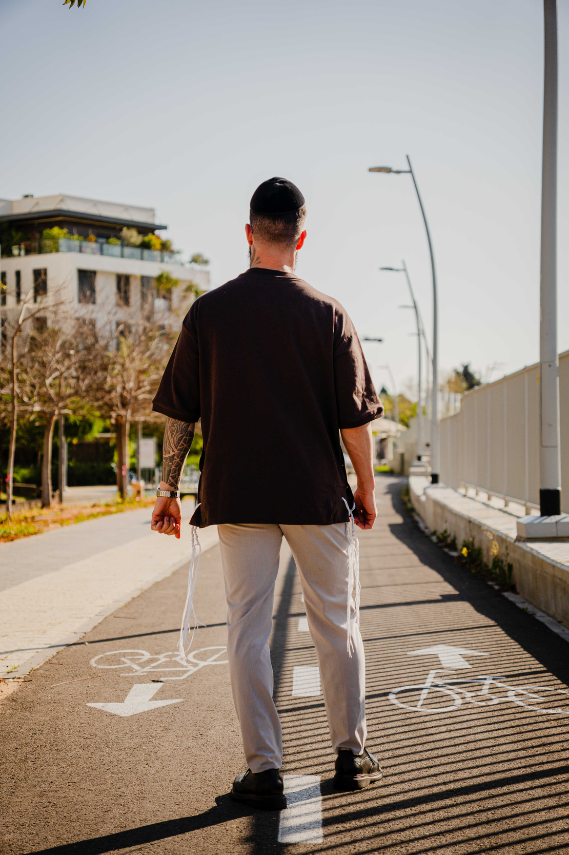 Beresheet2 - חולצת ציצית מהודרת דגם האש שלי בצבע חום כהה