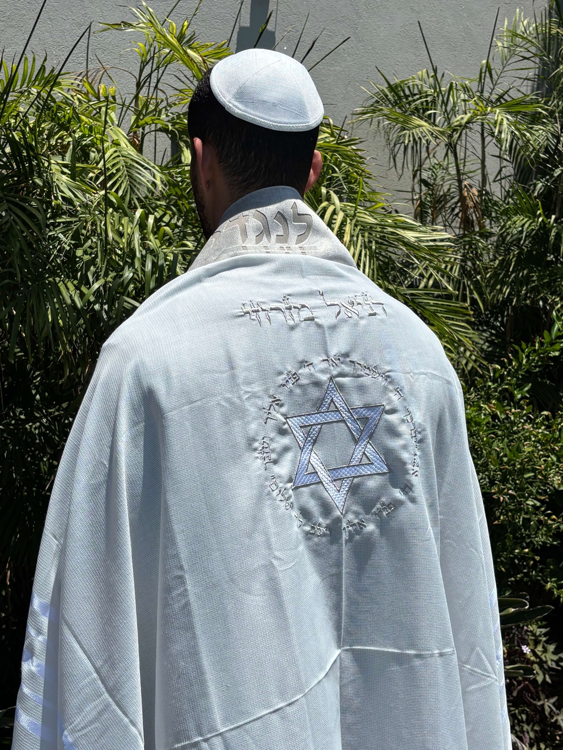 טלית מהודרת לגבר / לחתן עם עטרה, פינות ורקמה מפוארת!