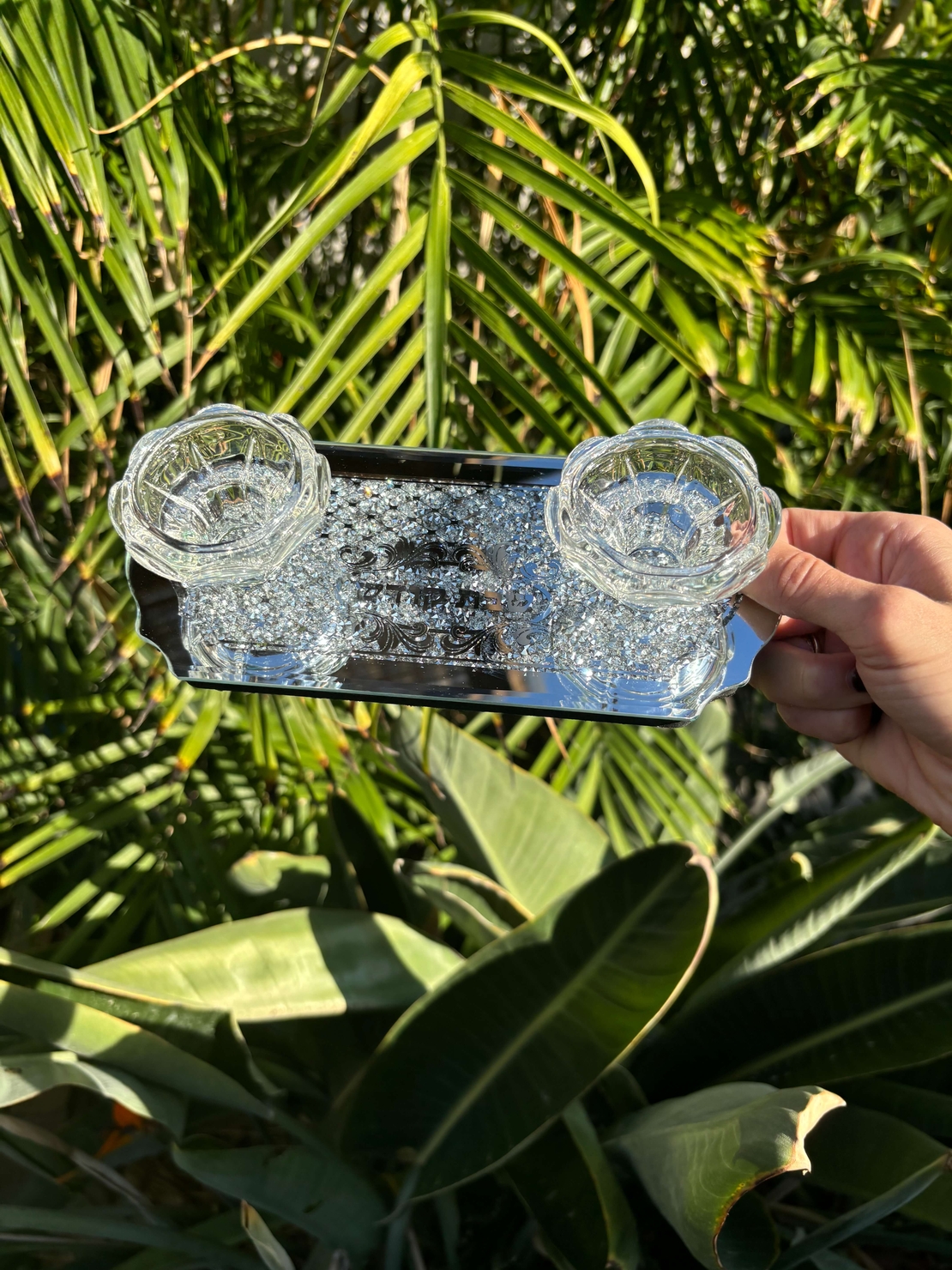 פמוטי זכוכית מחוברים למגש אבנים מנצנצות מעוטר 9.5*20 ס