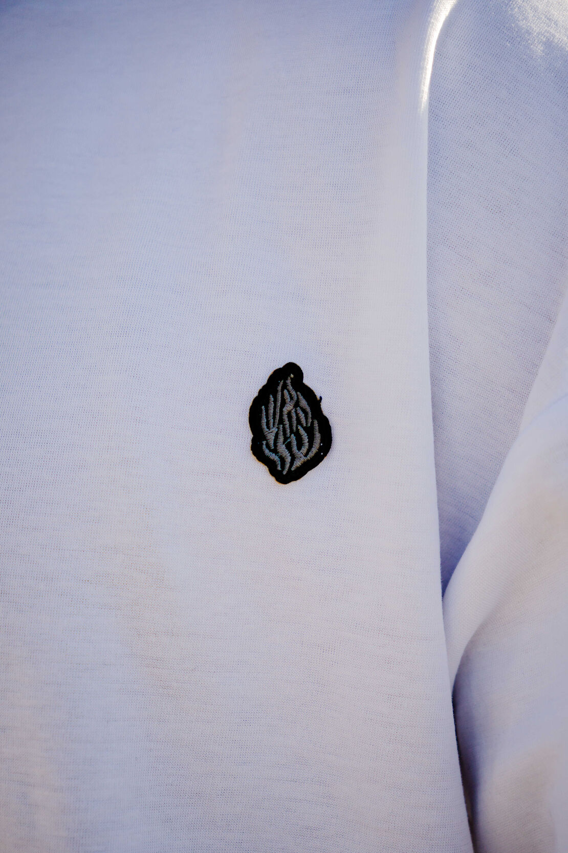 Beresheet2 - חולצת ציצית מהודרת דגם האש שלי בצבע לבן