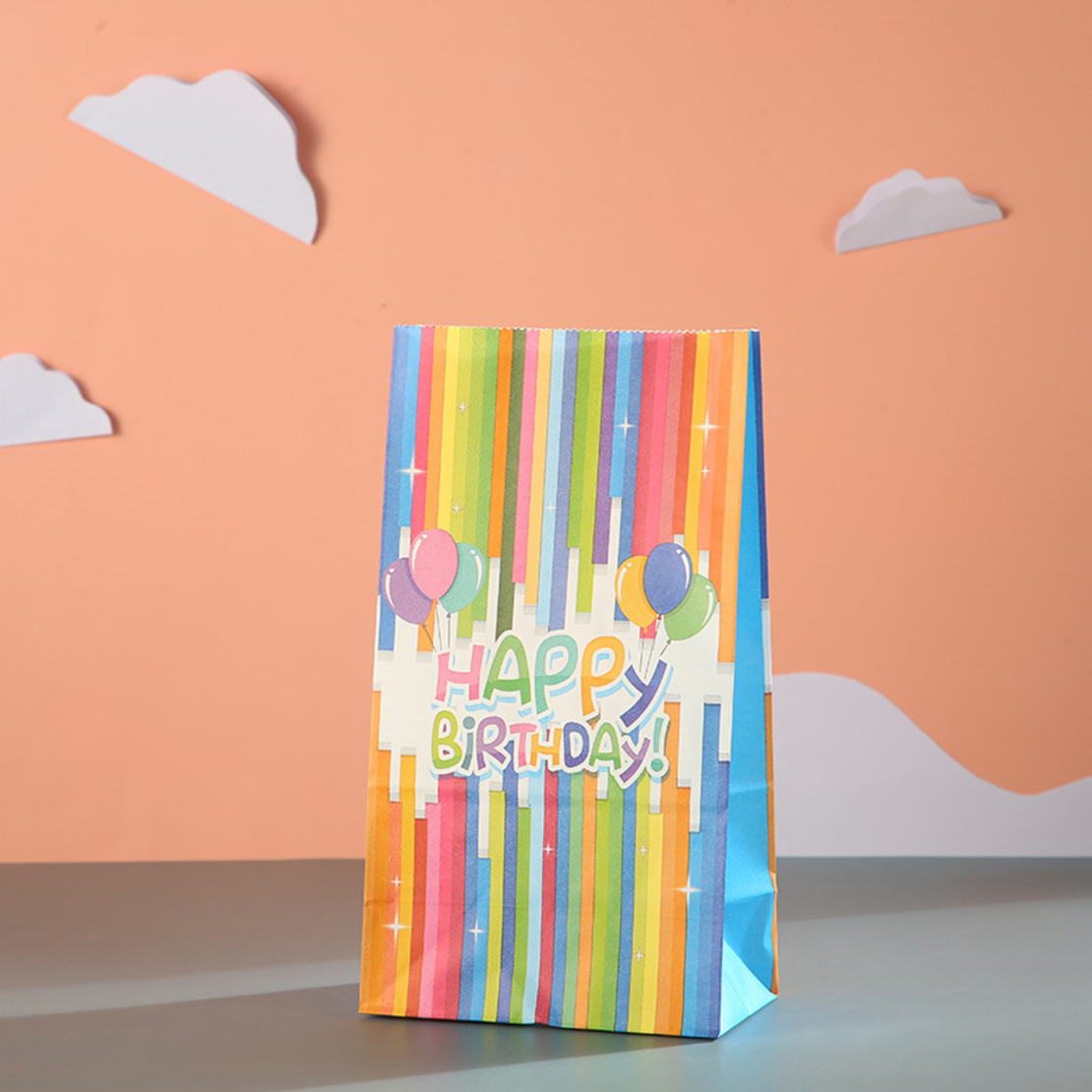שקית נייר 8*13*24 - HAPPY BIRTHDAY רקע פסים צבעוני