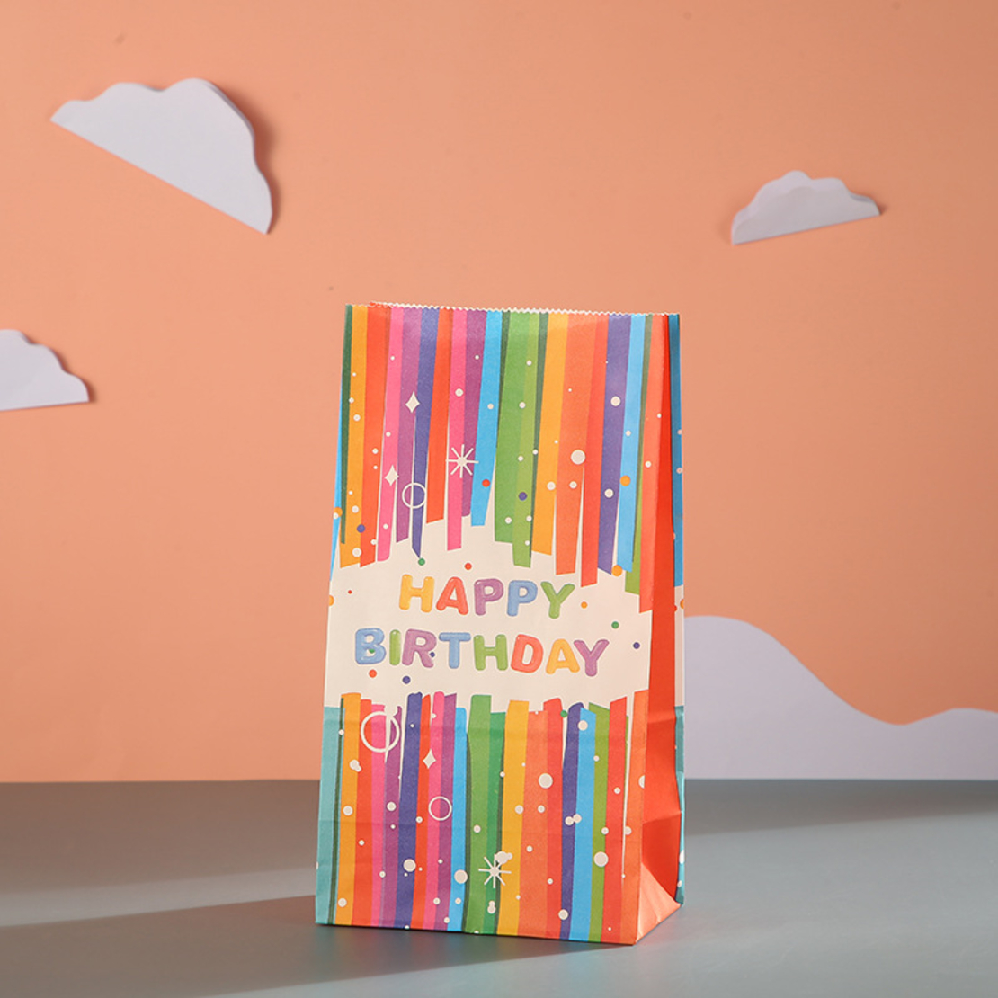 שקית נייר 8*13*24 - HAPPY BIRTHDAY רקע פסים צבעוני