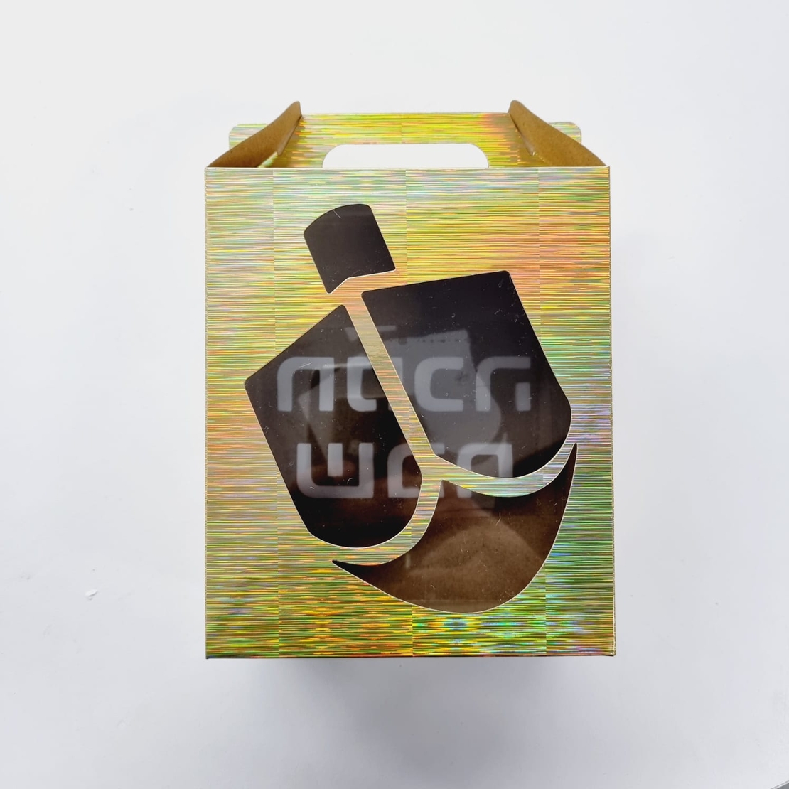 קופסת קרטוןמטאלי זהב+ חלון- 18/15/8 ס