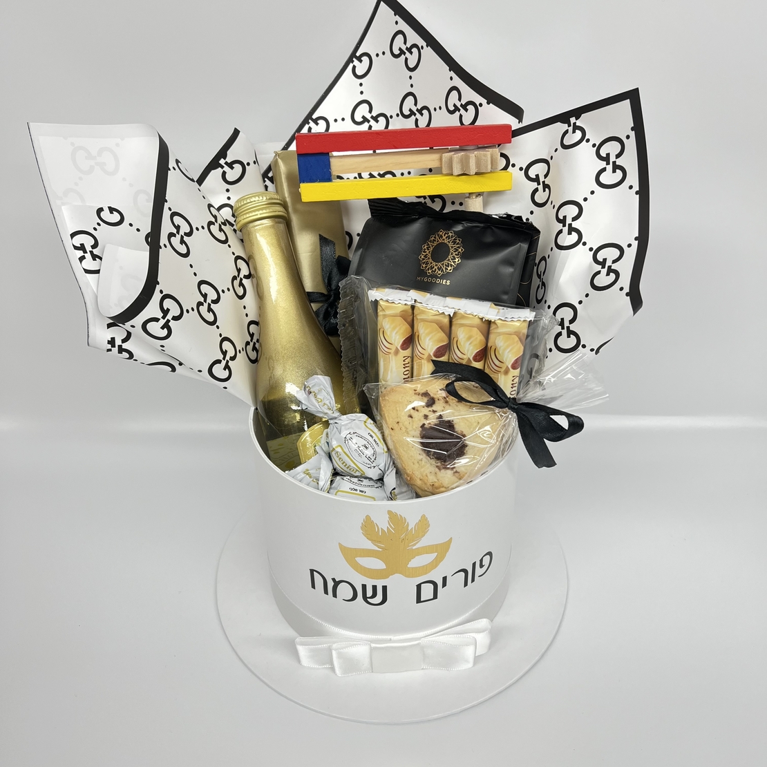 מארז כובע לבן פורים שמח