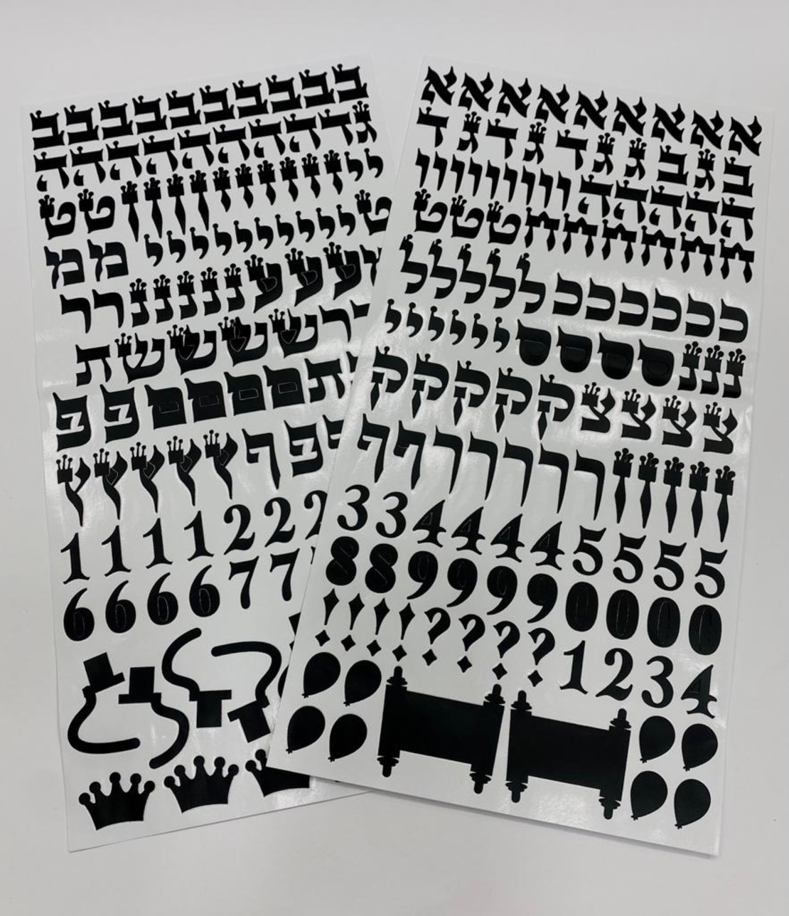 120DD - מדבקות לבלונים וקופסאות בעברית - שחור דגם תנכי מכיל 2 דפים גובה אות כ-2.5 0״מ