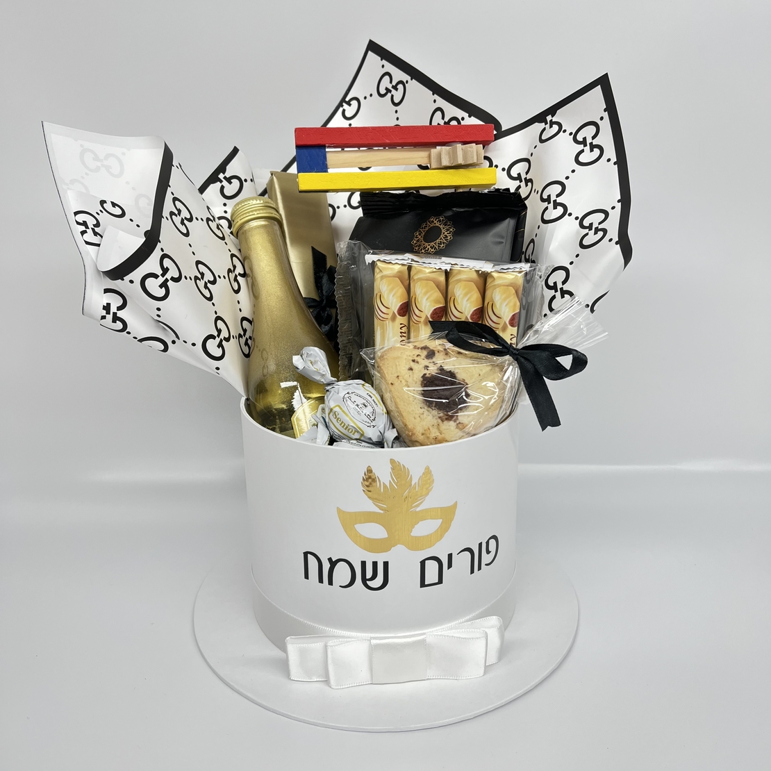 מארז כובע לבן פורים שמח