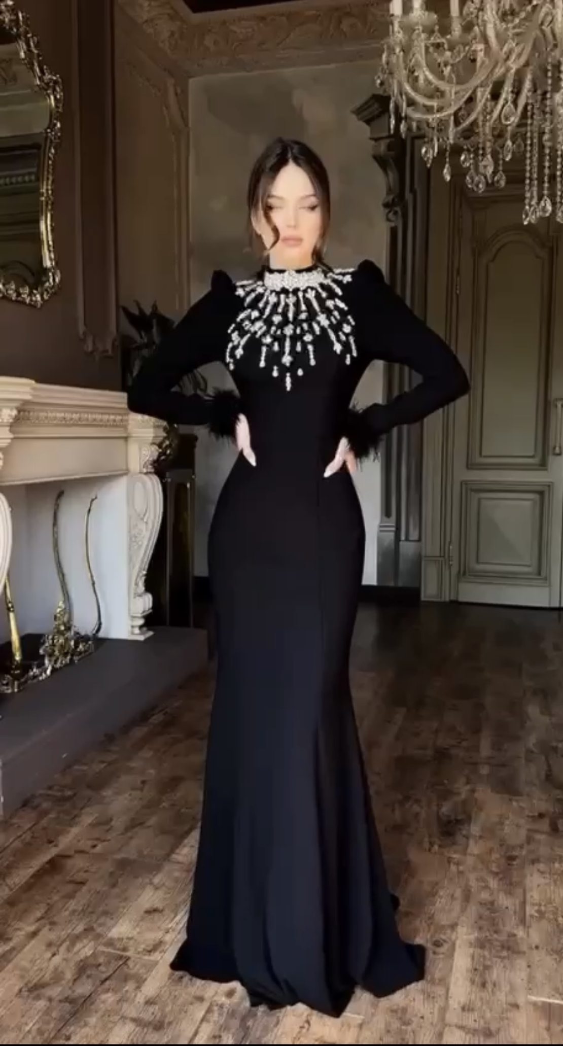 שמלת קטיפה מבד קוריאני משולבת אבנים