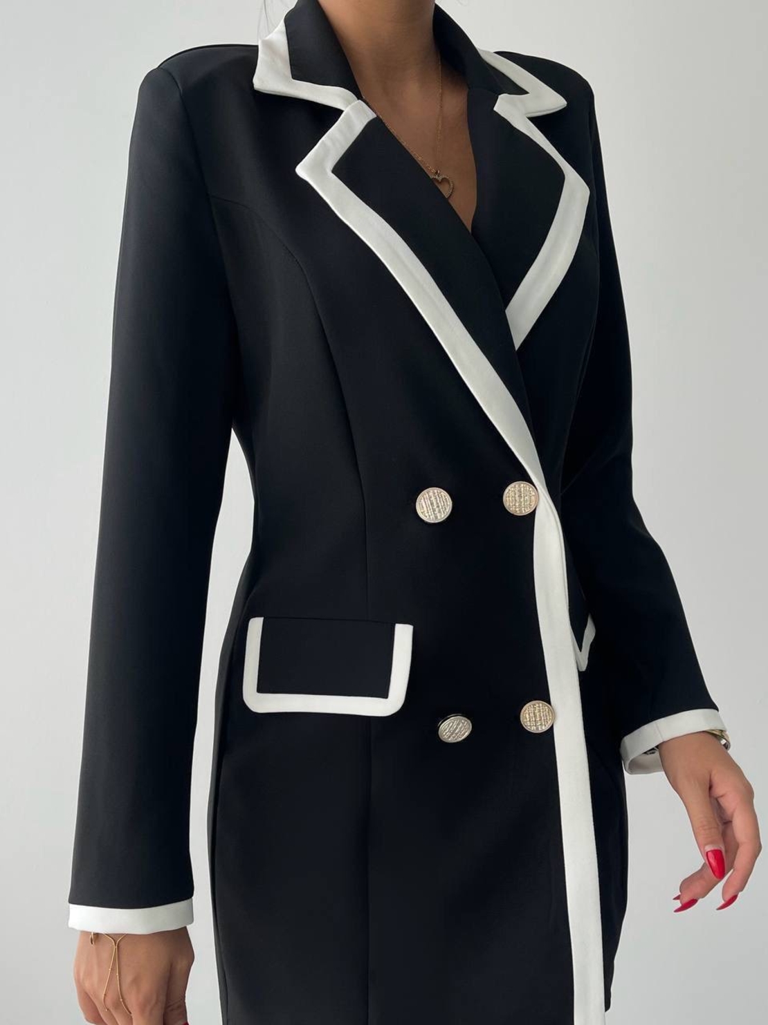 שמלת בלייזר מונרו