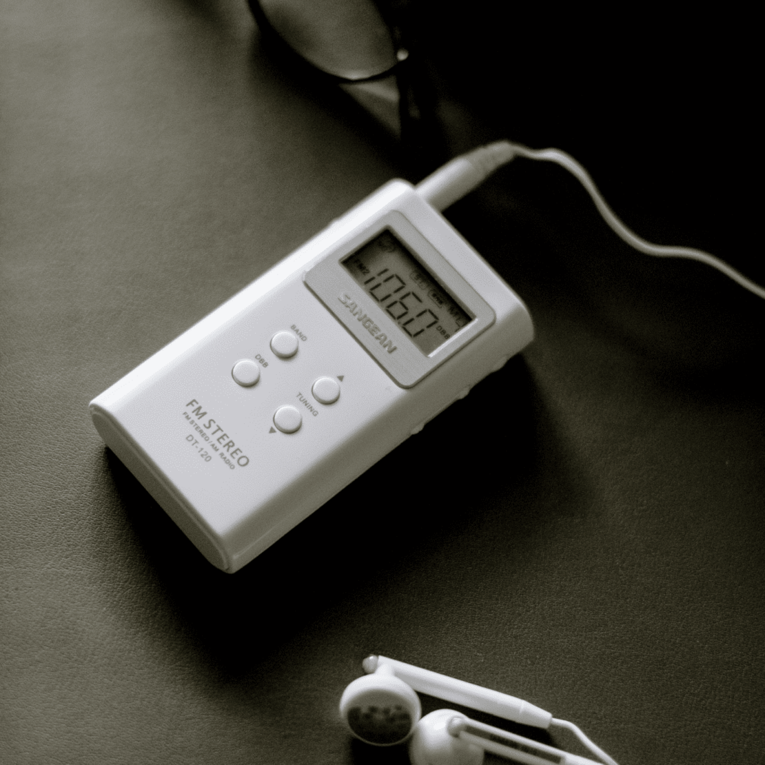 רדיו טרנזיסטור דיגיטלי נייד סאנג'ין SANGEAN DT-120 - שנתיים אחריות יבואן רשמי