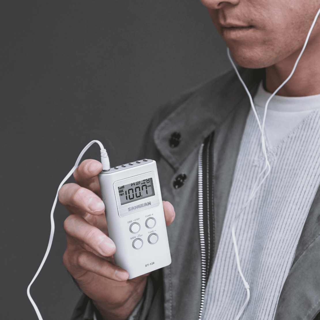 רדיו טרנזיסטור דיגיטלי נייד סאנג'ין SANGEAN DT-120 - שנתיים אחריות יבואן רשמי