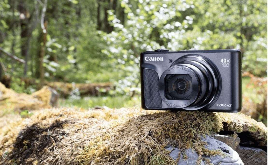 מצלמה דיגיטלית כולל נרתיק מקורי וחצובה קנון Canon PowerShot SX740 HS Lite Edition Travel Kit - תפריט בעברית - 3 שנות אחריות - צבע שחור