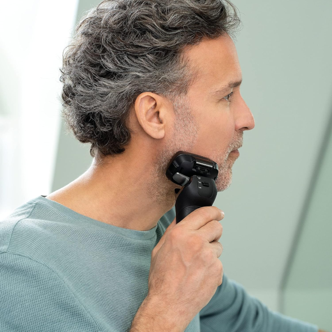 מכונת גילוח עם מתקן שטיפה פנסוניק Panasonic Series 900+ ES-LS9A - שנתיים אחריות יבואן רשמי