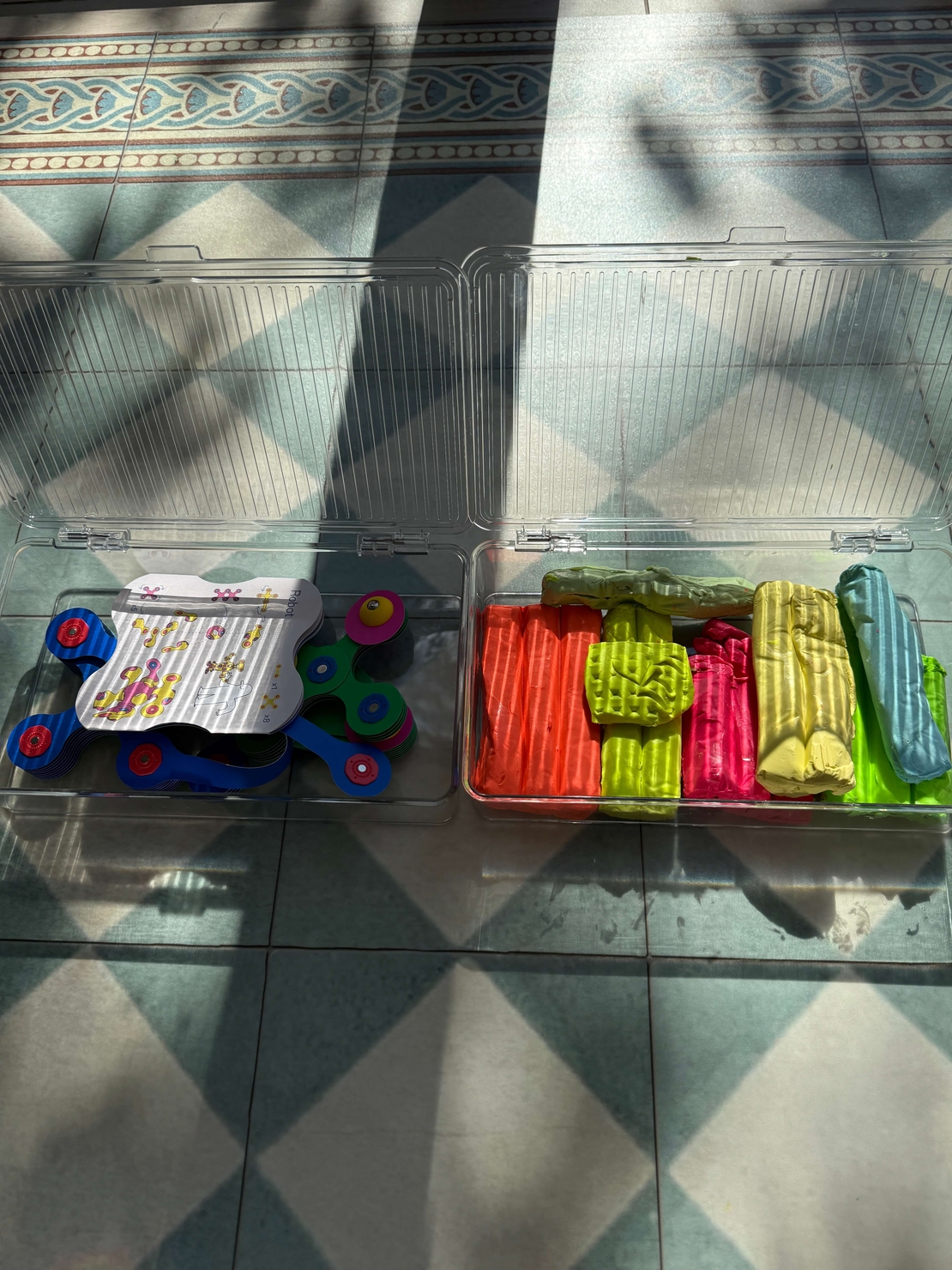 קופסאת אחסון עם מכסה