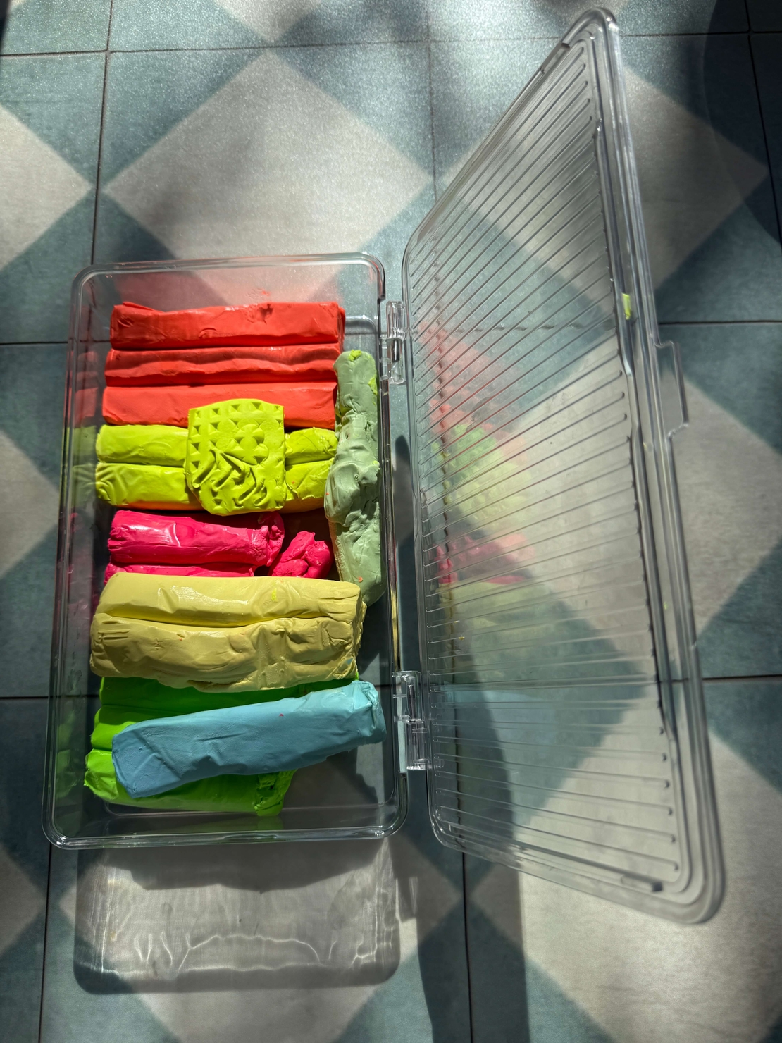 קופסאת אחסון עם מכסה