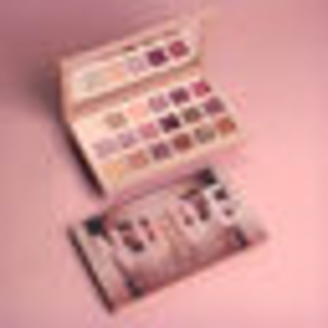 פלטת עיניים HUDA BEAUTY THE NEW NUDE EYE SHADOW PALETTE