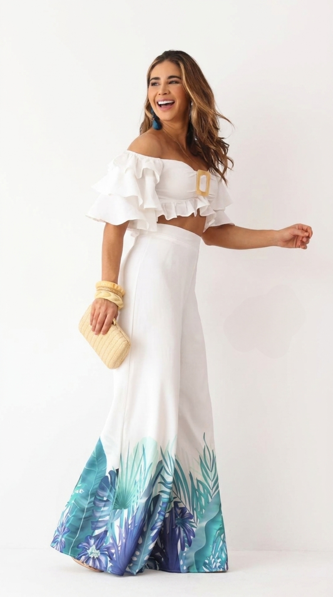 סט קיץ טרופי יוקרתי – טופ קרופ ומכנסיים רחבים בהדפס מרהיב