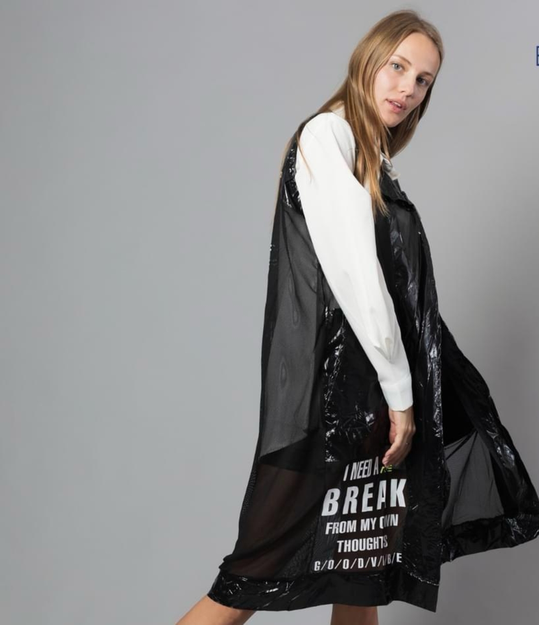 Antigo - וסט ארוך עם הדפסים גרפיים (Long Graphic Vest)