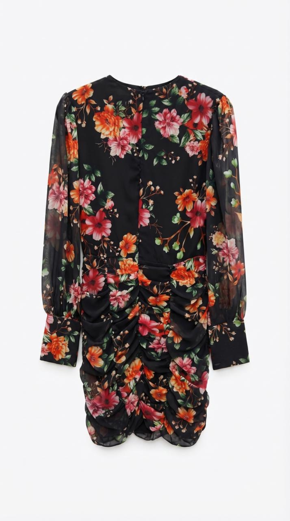 שמלת קוקטייל קצרה עם דפס פרחוני צבעוני וגזרת כיווצים מחמיאה - שרוולים ארוכים