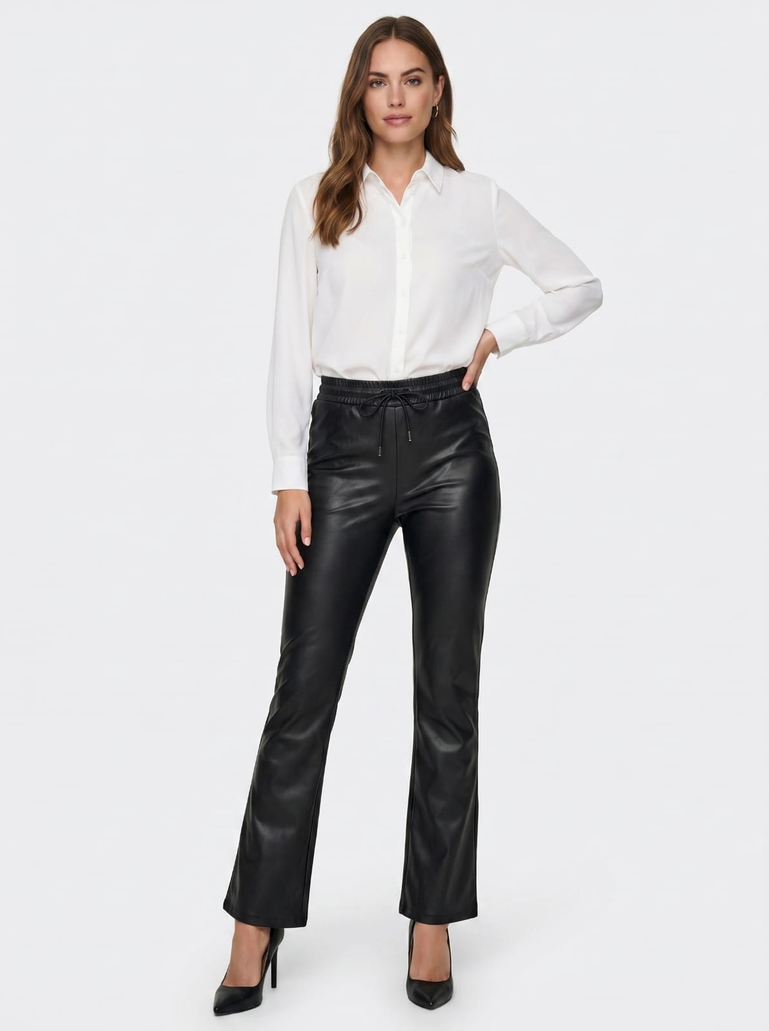 כותרת: מכנסי דמוי עור יוקרתיים - קולקציית ANTIGO