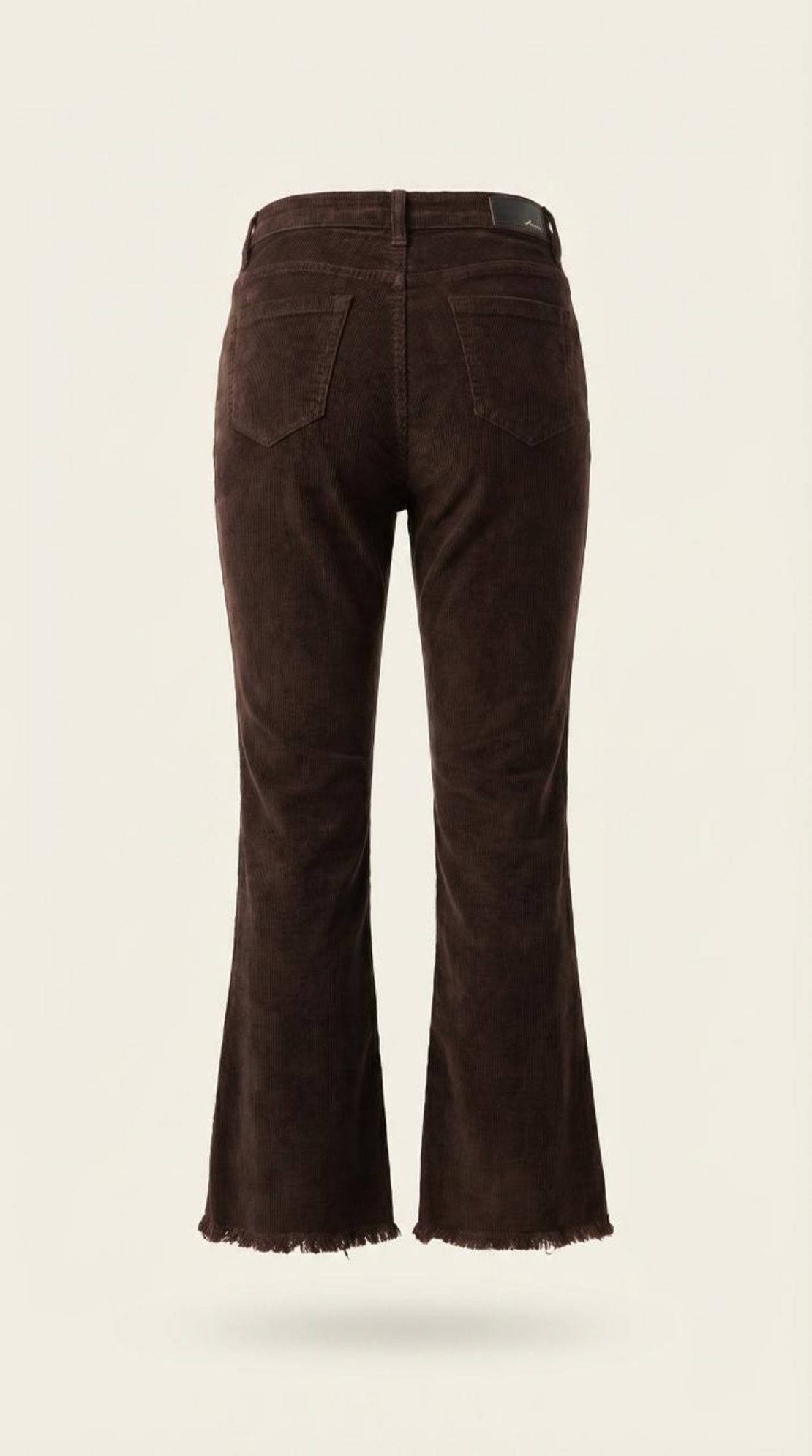 מכנסי קורדרוי מתרחבים בצבע חום שוקולד - גזרה גבוהה עם סיומת פרומה - סטייל רטרו מודרני