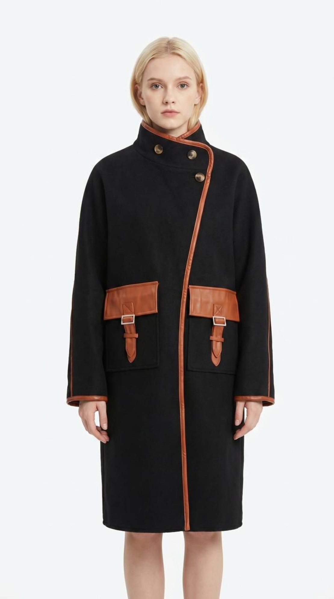 מעיל צמר ארוך עם שילובי עור (Long Wool Coat with Leather Details)