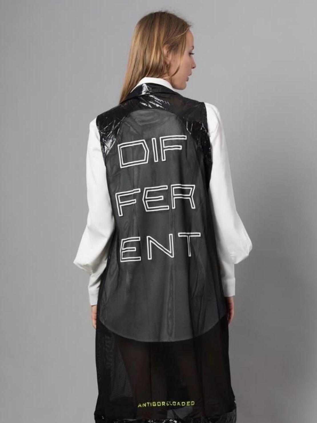 Antigo - וסט ארוך עם הדפסים גרפיים (Long Graphic Vest)