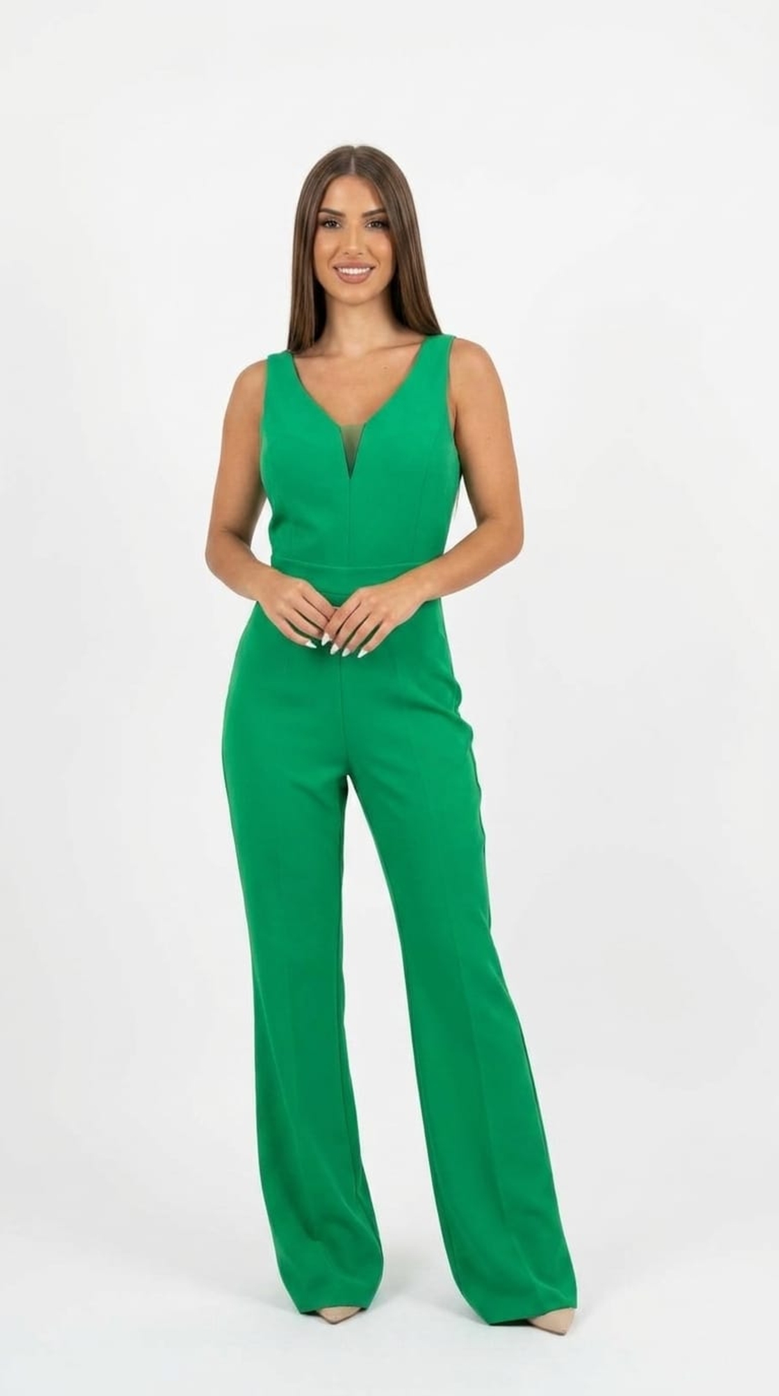 אוברול ירוק אלגנטי עם מחשוף V עמוק ומש (mesh)