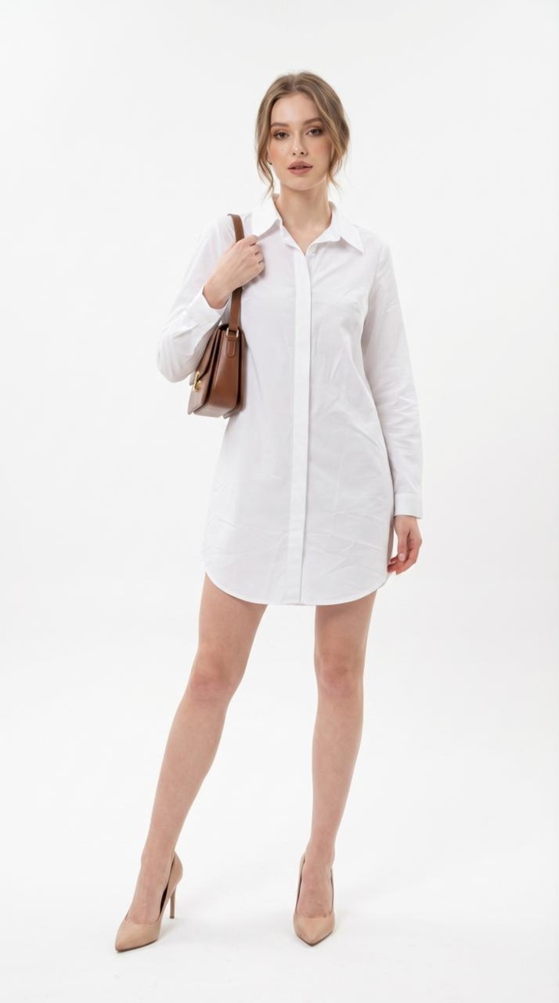 שמלת חולצה לבנה קלאסית מכופתרת - מראה נקי, אלגנטי ועל-זמני לאישה