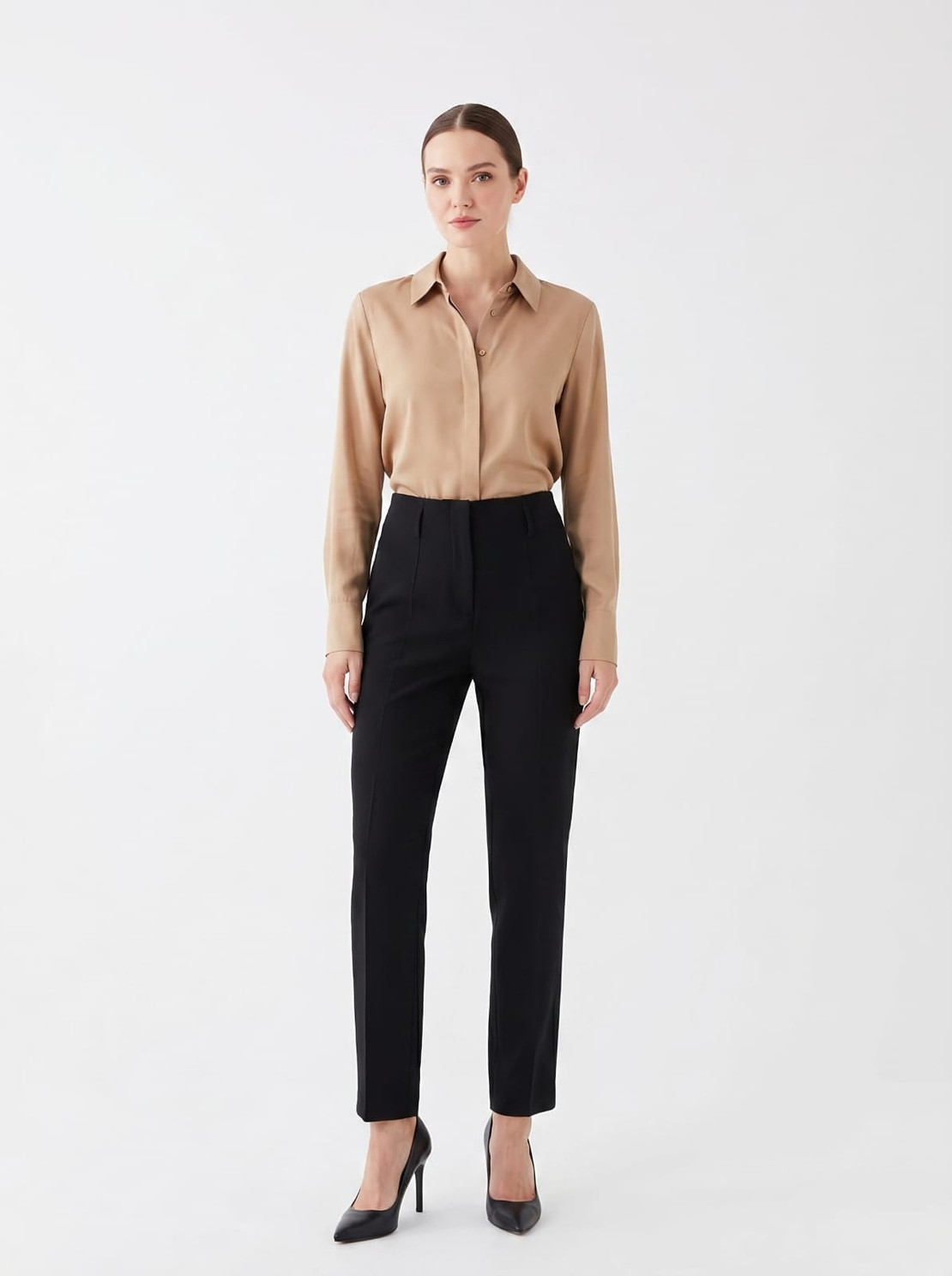 מכנסי אלגנט בגזרה גבוהה ומחטבת - שחור קלאסי | פריט אחרון במלאי!